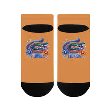 Load image into Gallery viewer, Men&#39;s Orange Gator Ankle Socks

