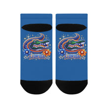 Load image into Gallery viewer, Men&#39;s Blue Gator Ankle Socks

