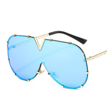 Load image into Gallery viewer, Ms. Kesha Oversized Square Sunglasses
