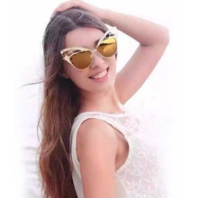 Load image into Gallery viewer, Vivian&#39;s Sunglasses
