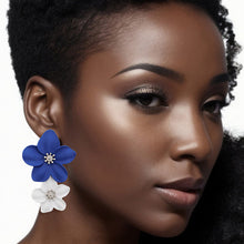 Load image into Gallery viewer, Blue White Flower Earrings
